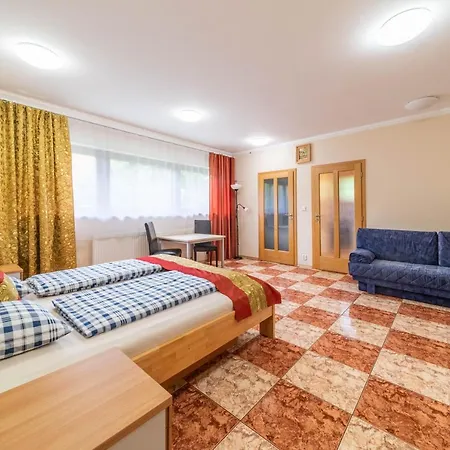 Apartamento Blizko Centra Prahy *