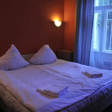 Hotelove Kolcavka Pensjonat Praga