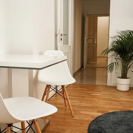 City Centre 1 309 Apartment *