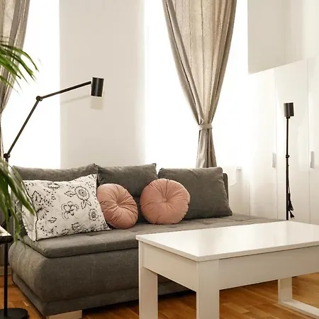 Apartment City Centre 1 309 *