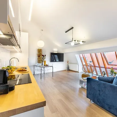 Karlova Old Town Apartment