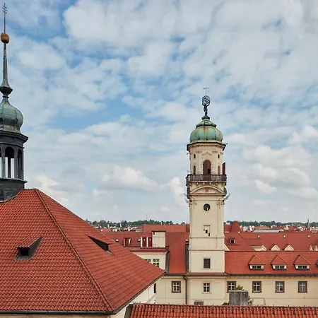 Karlova Old Town Apartment