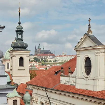 Karlova Old Town Apartment