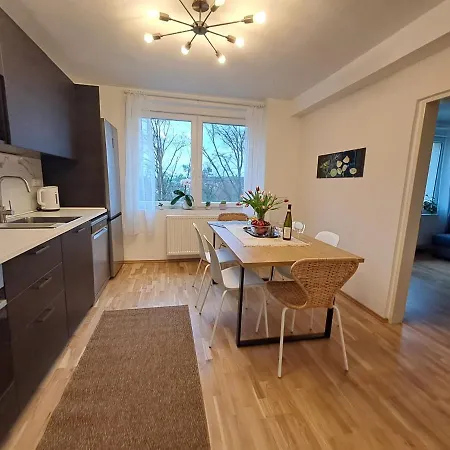Apartment Apartmanovy Dum Se Zahradou V Klidne Casti Prahy