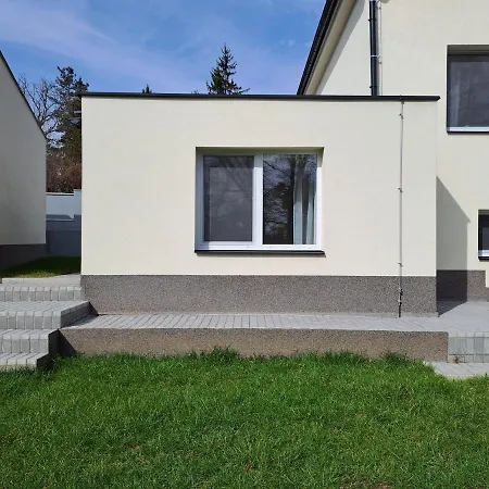 Apartmanovy Dum Se Zahradou V Klidne Casti Prahy *