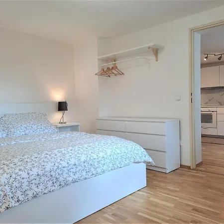 Apartmanovy Dum Se Zahradou V Klidne Casti Prahy Apartment *
