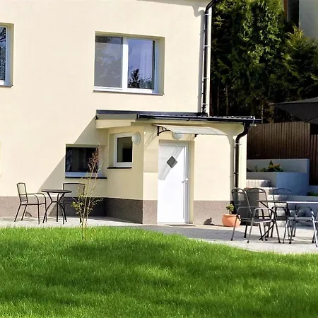 Apartmanovy Dum Se Zahradou V Klidne Casti Prahy Apartment *