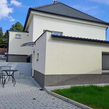 Apartmanovy Dum Se Zahradou V Klidne Casti Prahy Apartment *