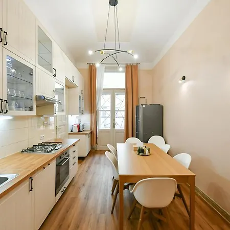 Stunning Charles Bridge Apartment Apartment *