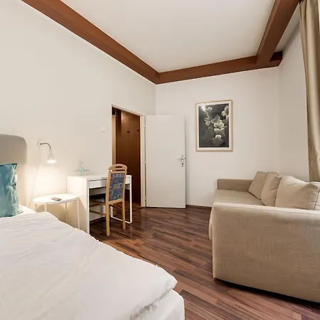 Hotel Koruna 3*