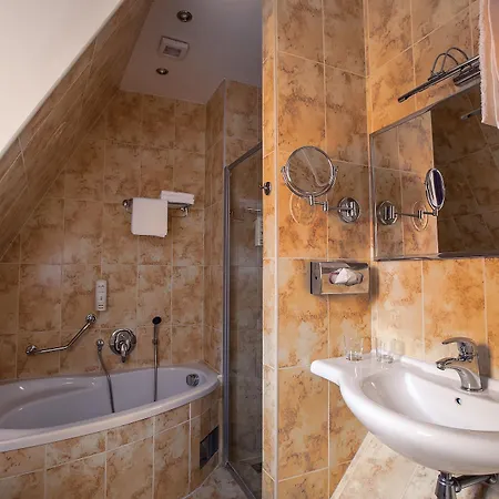 Tyn Yard 4* Прага