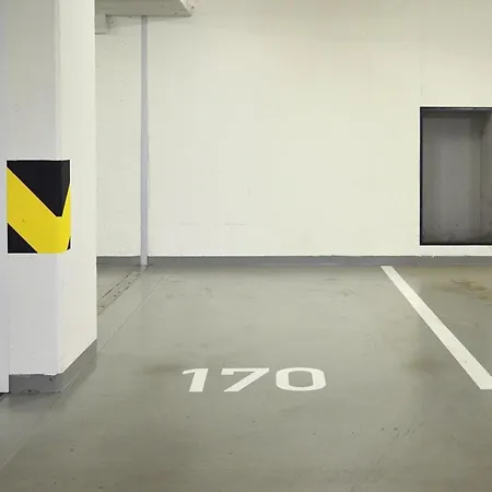 With Free Parking In Apartamento *