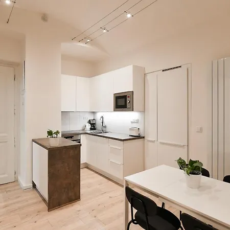 Apartamento Kubelikova 32 *