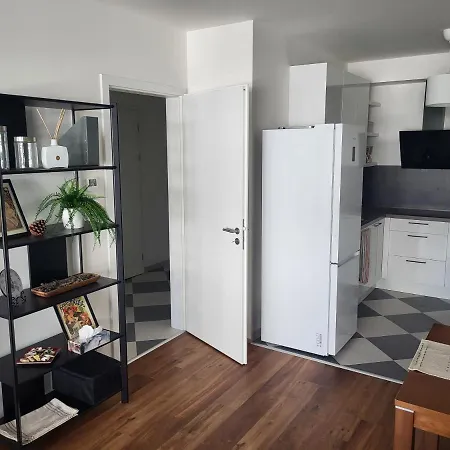 Daire New In Karlin, 8, Close To Center *