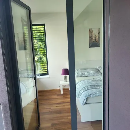 Daire New In Karlin, 8, Close To Center Prag