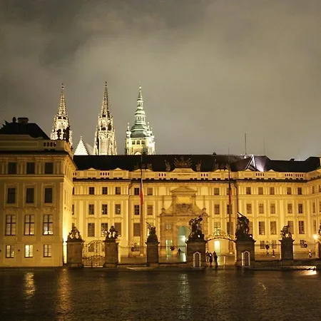 The Bookhouse, 5-bedroom By Castle Prague