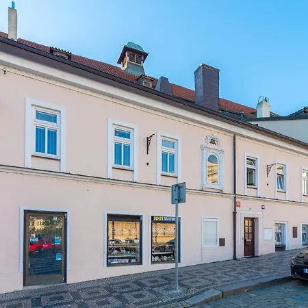 The Bookhouse, 5-bedroom By Castle Appart hôtel Prague
