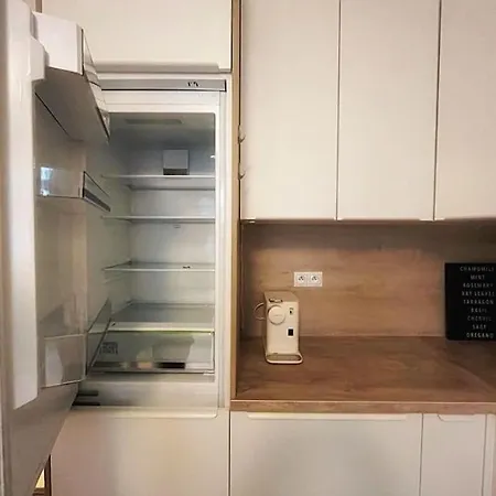Leger Apartment
