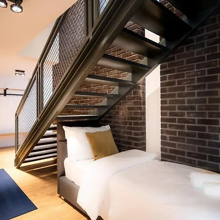 5br+2bath Old Town Industrial Penthouse, A/c Prague