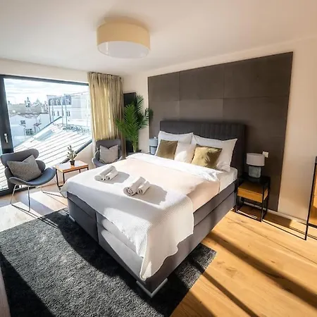Apartment 5br+2bath Old Town Industrial Penthouse, A/c