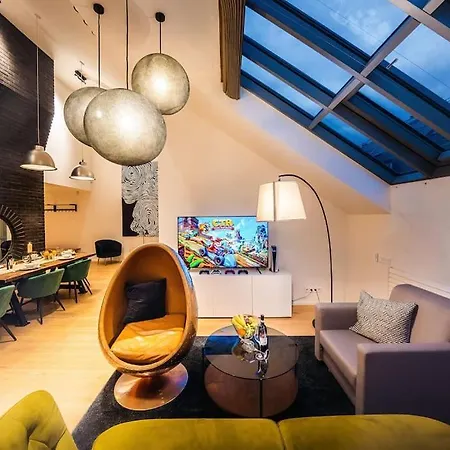 5br+2bath Old Town Industrial Penthouse, A/c Prague