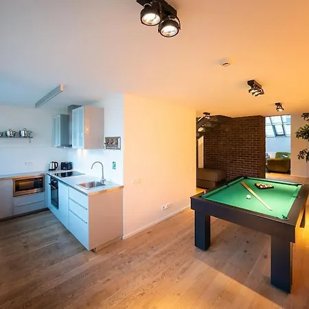5br+2bath Old Town Industrial Penthouse, A/c