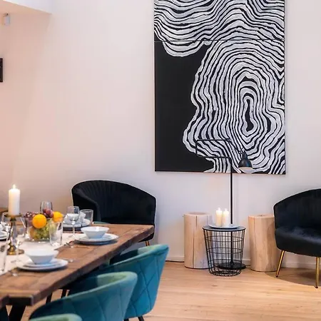 5br+2bath Old Town Industrial Penthouse, A/c Prague