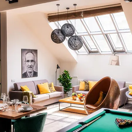 5br+2bath Old Town Industrial Penthouse, A/c Prague