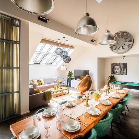 Apartment 5br+2bath Old Town Industrial Penthouse, A/c *