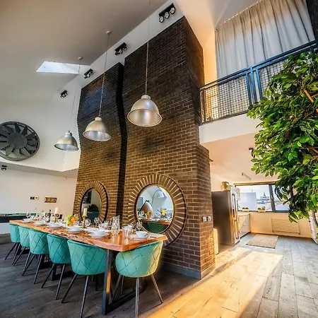 5br+2bath Old Town Industrial Penthouse, A/c Apartment
