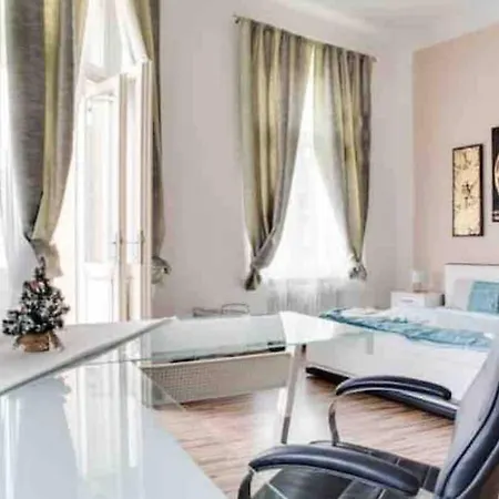 Luxury 3kk W/2kingbeds 65”tv,next Wenceslas Sq Apartment