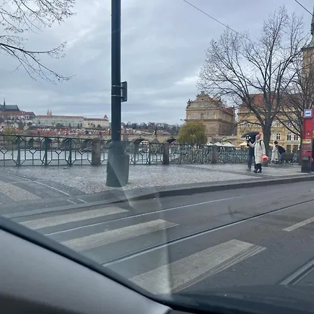 Apartment Ana Sehr Ruhig, Sehr Gross, Einfach Wohl Zu Fuehlen Prague