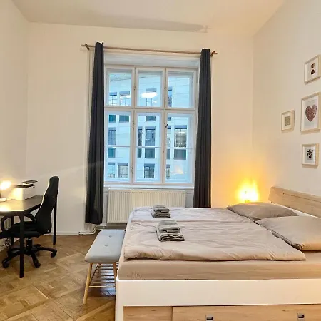 Apartment Spacious 2bdr With Free Parking In Wenceslas Square *