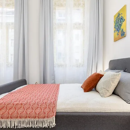 Apartamento Bright Aparment Close To Wenceslas Square With Parking