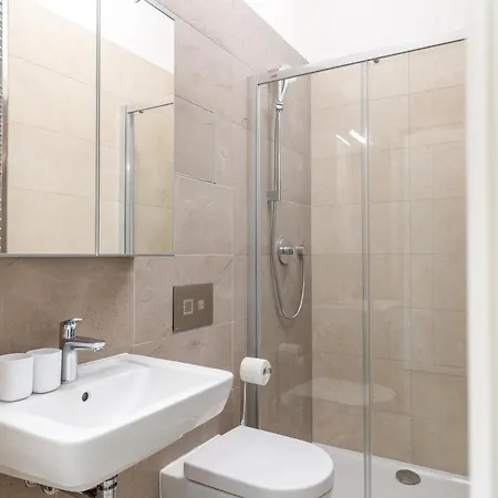 Bright Aparment Close To Wenceslas Square With Parking *