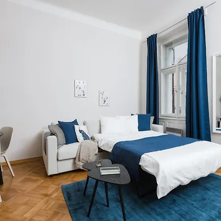 Airstay Vinohrady Apartment *