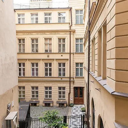 Royal Apartment By Charles Bridge View Of Saint Nicholas Church *