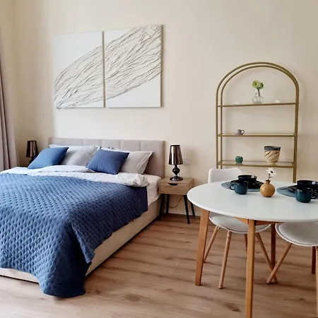 Apartment 7th Heaven Close To Metro And Center