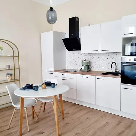 Apartment 7th Heaven Close To Metro And Center Prague