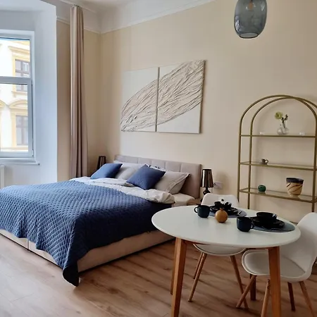 Apartment 7th Heaven Close To Metro And Center *