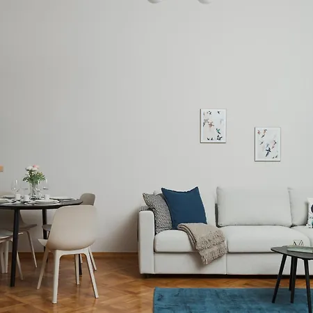 Airstay Vinohrady Apartment *
