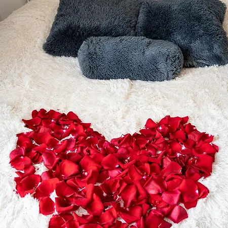 Kingdom Of 3 Roses Apartment *