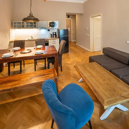 Aparthotel Zborovska