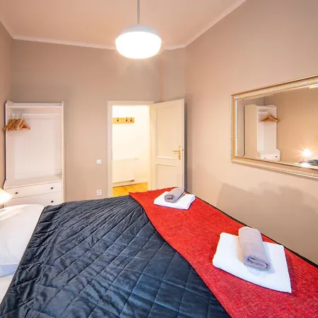 Aparthotel Zborovska *