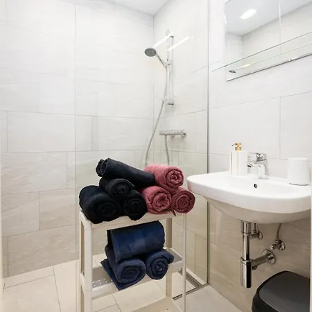 Apartment Kingdom Of 3 Roses