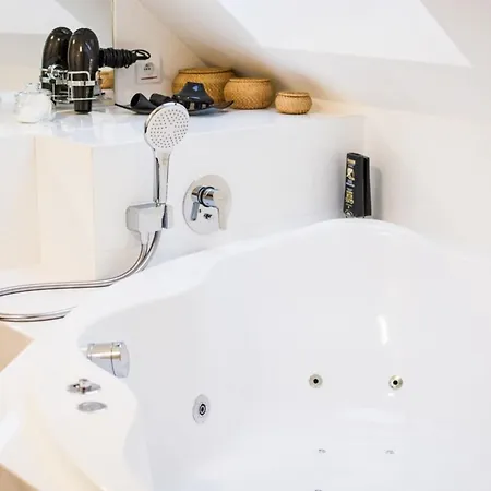 Eli Spacious With Old Town View, Parking & Ac פראג