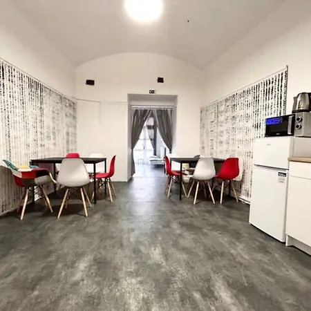 Party House - Ve Smeckach 18, Center!! Apartamento *