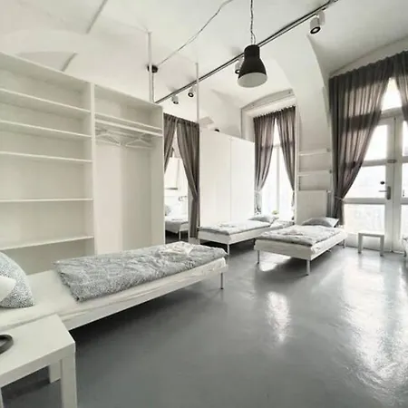 Party House - Ve Smeckach 18, Center!! Apartamento