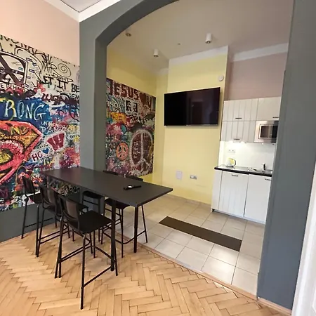 Party House - Ve Smeckach 18, Center!! * Praga