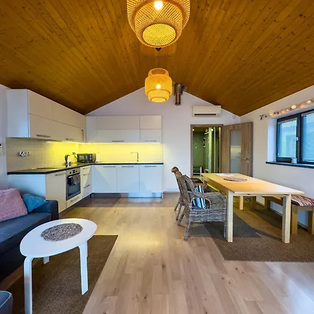 Botel Houseboat Franklin - Houseboats Benjamin & Franklin Praha